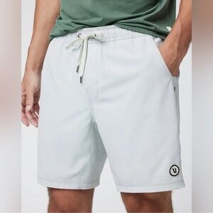 NWT Vuori Kore 9” Light Gray Drawstring Shorts size XL